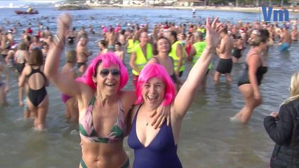 Un bain de fraicheur pour bien commencer l'année sur les plages du Mourillon à Toulon