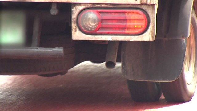 미세먼지 비상조치 때 노후 경유차 운행 제한 / YTN