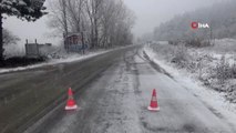 Edremit-Yenice Yolu Kar Yağışı Nedeniyle Trafiğe Kapandı