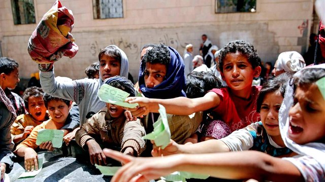 Both sides in Yemen war accused of stealing food aid