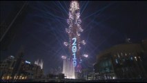 فيديو: هكذا احتفلت مدينة الخيال دبي برأس السنة! من سائح