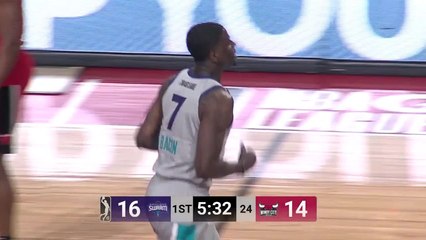 Dwayne Bacon throws down the alley-oop!