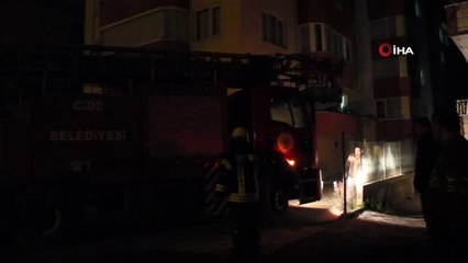 Cide İlçesindeki Yangın Paniğe Neden Oldu