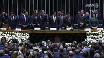 Bolsonaro presta juramento