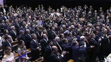 El ultraderechista Jair Bolsonaro investido presidente de Brasil