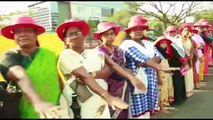Indian women form 620-km human chain in support of gender equality