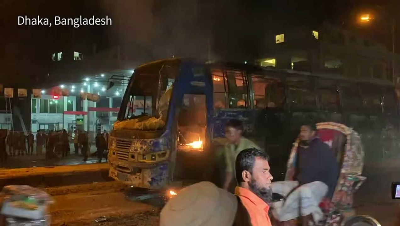 Bangladeshis vandalise buses to protest garment worker deaths