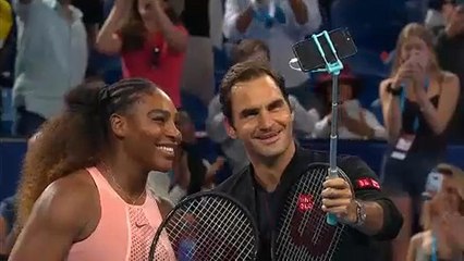 Serena Williams vs Roger Federer: il selfie della leggenda