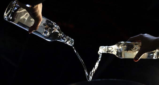 Alkollü İçeceğe Yeni Yılda Vergi Zammı! 70'lik Rakının Toplam Vergisi 79,86 TL'ye Çıktı