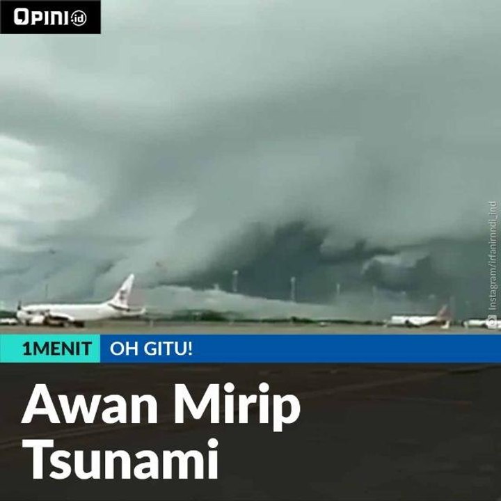 Awan Mirip Tsunami