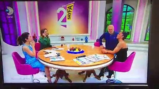 Ali Erkazan, sevgilisi Çağlar Kılıç'a canlı yayında evlilik teklifi etti