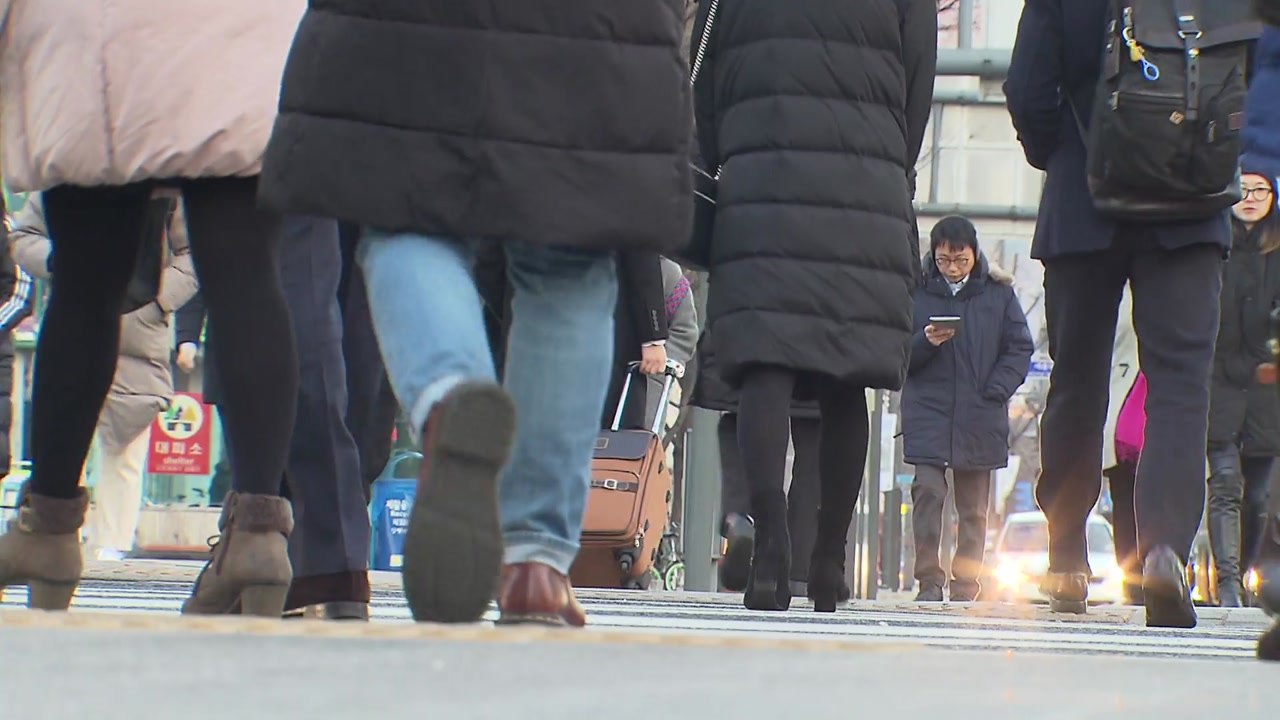 설렘 가득 새해 첫 출근..."모두 건강하길" / YTN