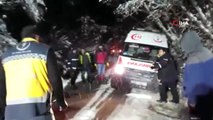 Hasta Taşıyan Ambulans Kara Saplandı, Ekipler Kurtardı
