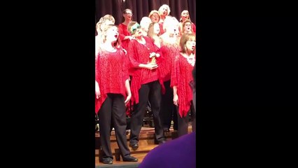 The Most Energic Christmas singer you'll see