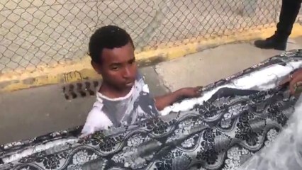 Kaçak Göçmenler, Koltuk Minderinin İçinden Çıktı