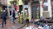 İstanbul Fatih'te Yanan Binanın Enkazı Belediye Ekipleri Tarafından Yıkıldı