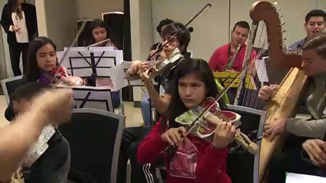 La Orquesta de Instrumentos Reciclados de Cateura actúa en el Teatro Real