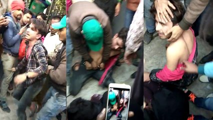 VIDEO; नए साल पर युवती से छेड़खानी मनचले को पड़ा भारी, भीड़ ने पीटा