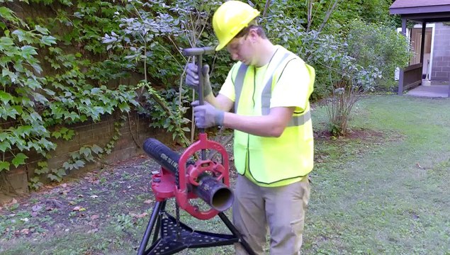 Hinged Pipe Cutters™ Demo - Reed Manufacturing