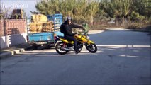 HONDA CB125F wheelies