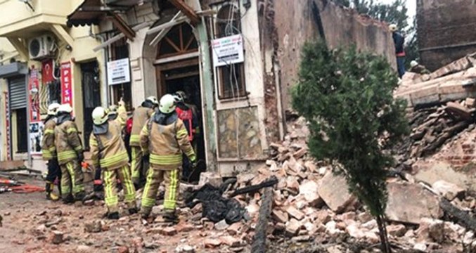 Son Dakika! İstanbul'daki Çöken Binanın Enkazından 2 Kişinin Cansız Bedeni Çıkarıldı