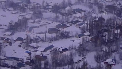 Hakkari'de 3 Metreyi Bulan Karla Mücadele