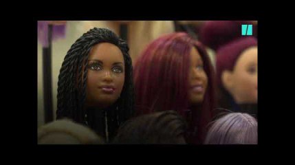 À 60 ans, Barbie essaie toujours de plaire aux nouvelles générations