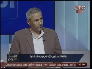 بالفيديو.. عضو نقابة الصحفيين:"50 شرطي اقتحموا النقابه واعتدوا علي امن المبني بالضرب"