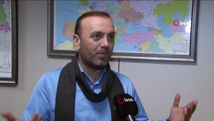 İçindeki vatan sevgisini şarkılara döküyor