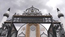 Yapımı Tamamlanan Sahil Cami İbadete Açıldı