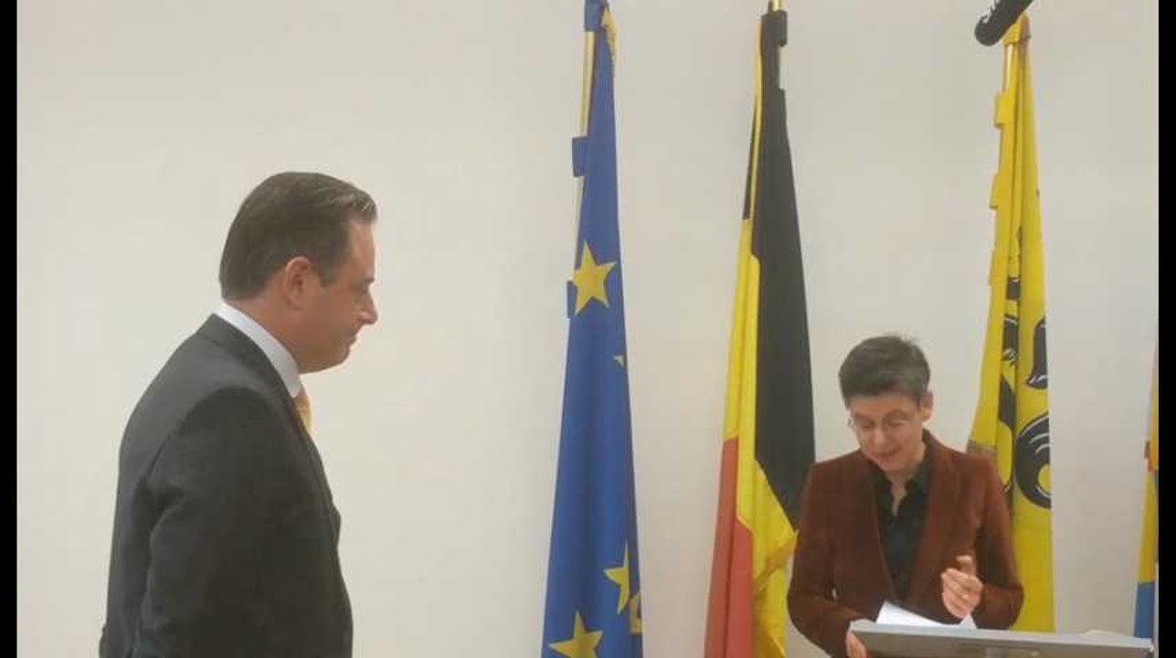 Bart De Wever a prêté serment comme bourgmestre d'Anvers