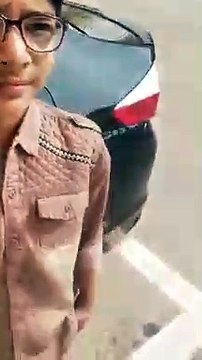 Man caught red handed while stealing from parked car in Karachi