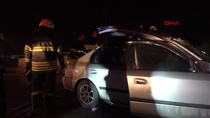 Kocaeli Otomobil Beton Bariyere Çarptı: 4 Yaralı