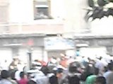 فيديو لحظة اقتحام مقر الحرية و العدالة بالاسكندرية و تحطيم لافتة الحزب