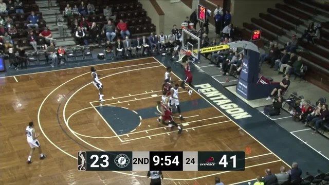 Raphiael Putney throws down the alley-oop!