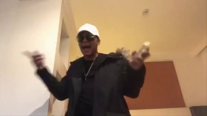 Nuevo Año y sigue la serie Nicky jam-Humor Comedia.