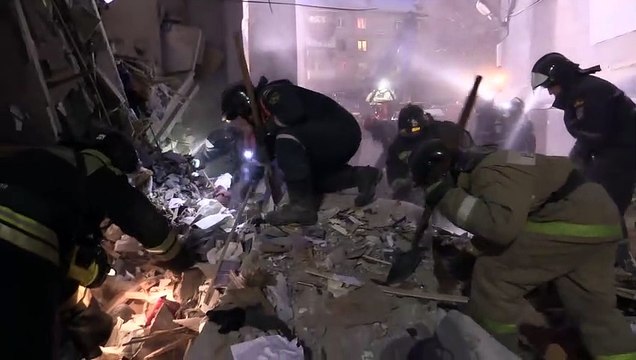 Socorristas rusos hallan nuevos cuerpos en edificio derrumbado