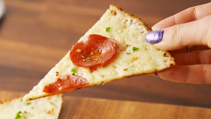 This Crustless Pepperoni Pizza For The Cheese Lovers
