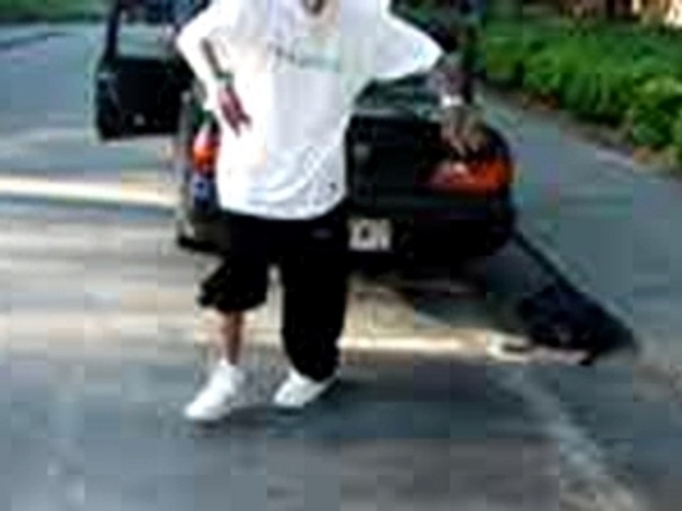 Chris brown How To Crip Walk