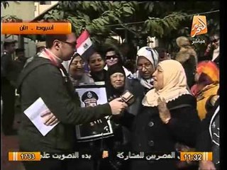 بالفيديو.. سيدات الصعيد يرفعون صور السيسي و يطلقون الزغاريط و الهتاف أمام الكاميرا