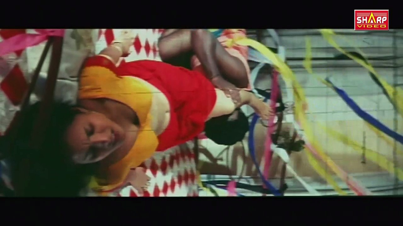 AAYERATHIL ORUTHI hot scene 1