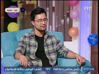 بالفيديو .. الإعلامى محمد الغيطى يتعلم كلمات " اللغه الصينيه "  عالهواء