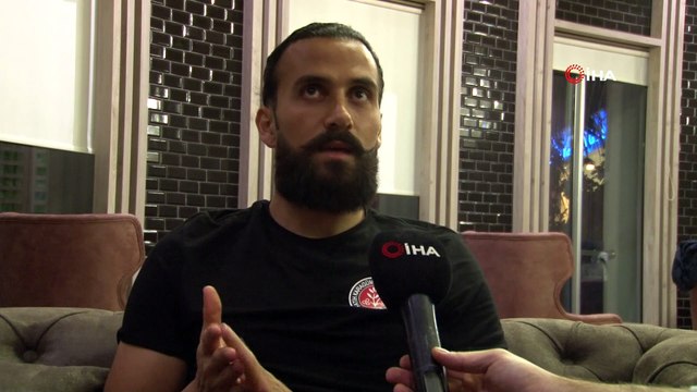 - Erkan Zengin: 'Şampiyon olacağız'- Fatih Karagümrük futbolcusu Erkan Zengin:- 'Futbolu taraftarlar için oynuyoruz'