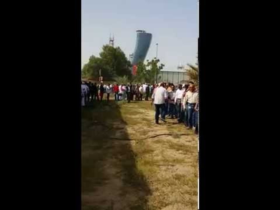 الالاف من المصريين فى ابوظبى فى طوابير خارج السفاره انتظارا لدورهم فى التصويت في الانتخابات الرئاسية