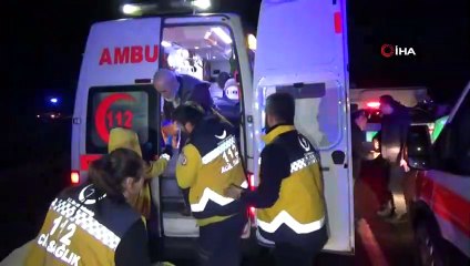 Bolu'da Kaza! Yola Düşen Lastiğe Çarpan Minibüs Devrildi!