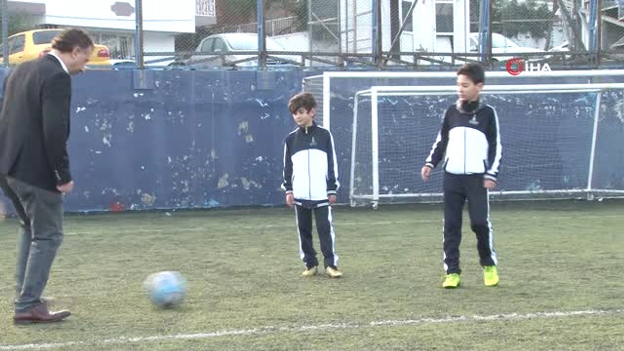 İzmir'de Büyük Fair-play Örneği-"Futbolda Her Şey 3 Puan Değil" Dediler, Rakip Takıma Gol Attırdılar