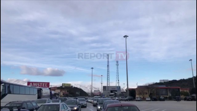 Vijon largimi i emigrantëve pas festave, fluks në doganat me Greqinë