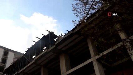 Can Güvenliğini Hiçe Sayan İnşaat İşçileri Kamerada
