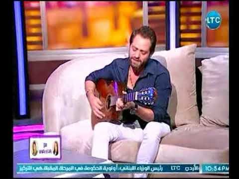 الملحن والمطرب نادر نور يهدي المشاهدين اغنية لو علي قلبي لفضل شاكر لايف بصوته