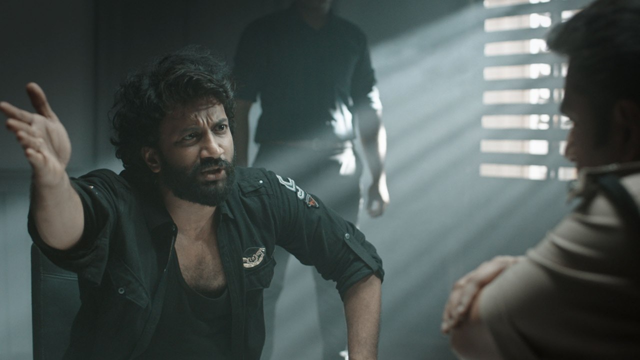 Bluff Master Movie Uncensored Dialogues : Must Watch | Filmibeat Telugu